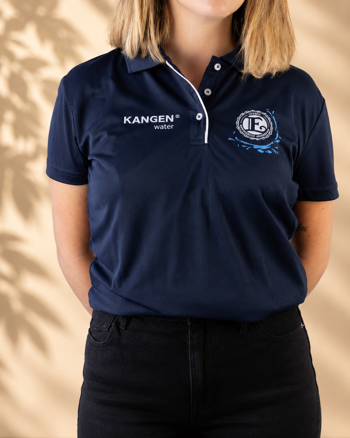 Polo azul Kangen Water para mujer